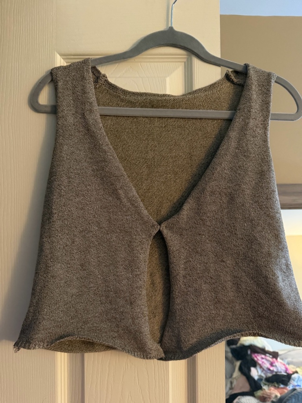 Amazon Women's Gray V-Neck Knit Crop Sweater Vest